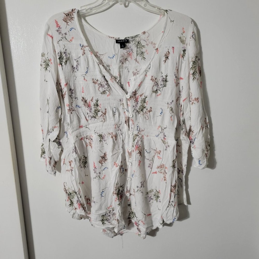 Torrid Floral Smocked Gauze Top Size 2 - Picture 2 of 5